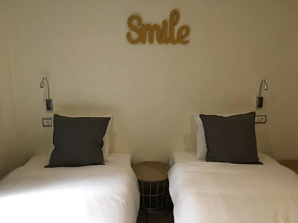 1E Azofaifo St Apartment Sevilla 0*,  España